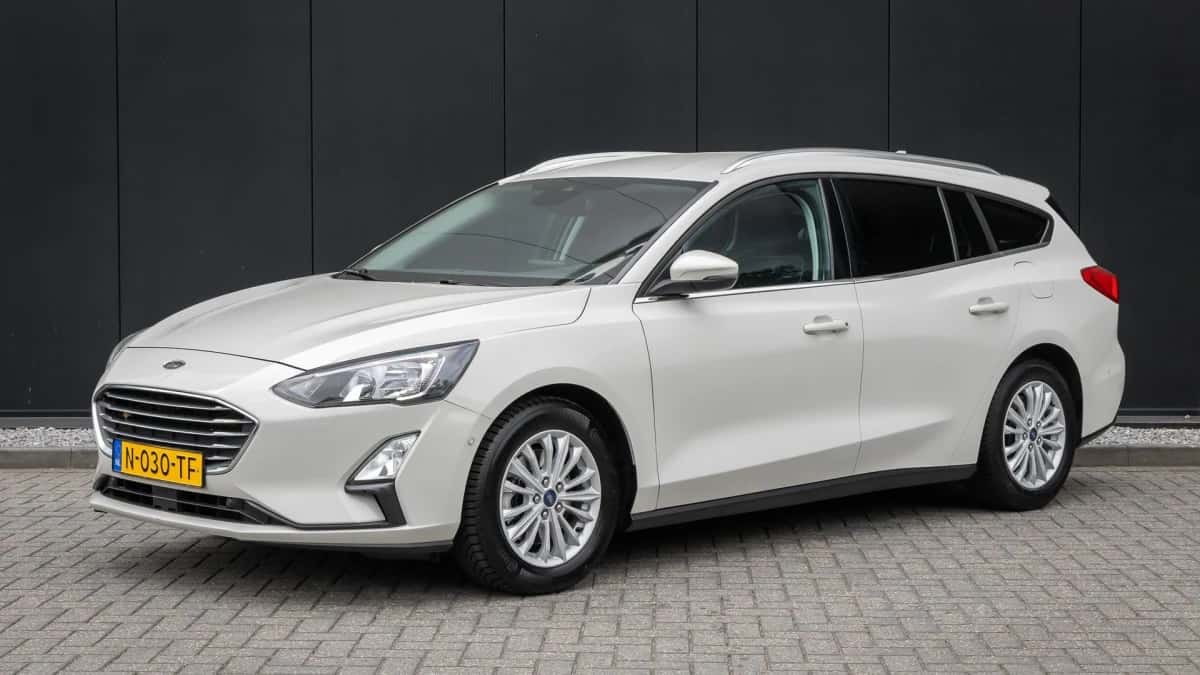 Ford Focus (2022) — foto 1