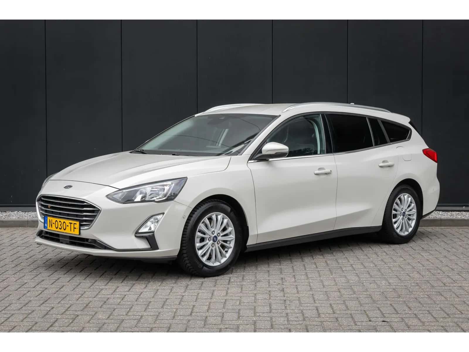 Ford Focus (2022) — foto 1