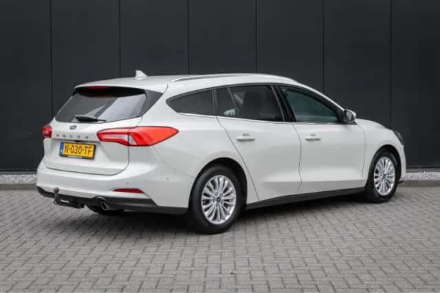 Ford Focus (2022) thumbnail 2
