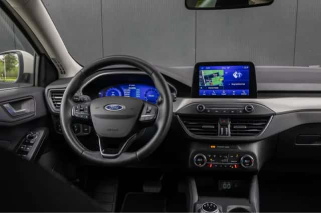 Ford Focus (2022) thumbnail 12