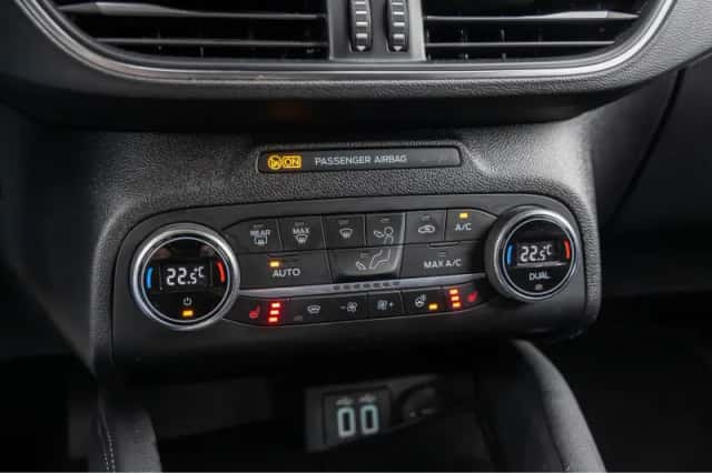 Ford Focus (2022) thumbnail 24