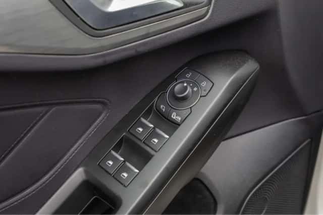 Ford Focus (2022) thumbnail 27
