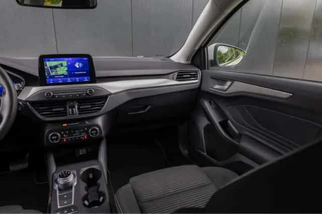 Ford Focus (2022) thumbnail 32