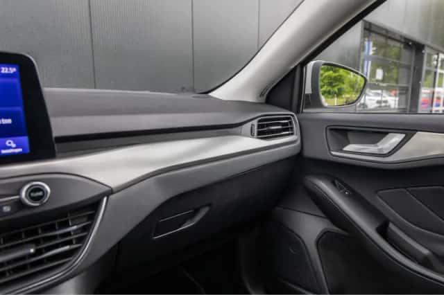 Ford Focus (2022) thumbnail 33