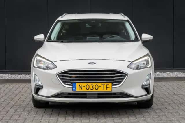 Ford Focus (2022) thumbnail 5