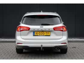 Ford Focus (2022) thumbnail 6