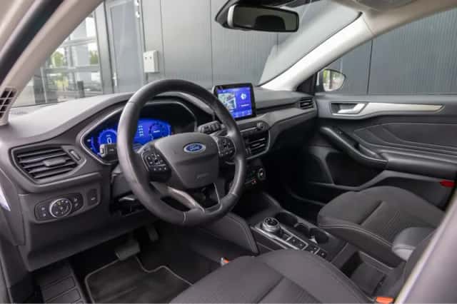 Ford Focus (2022) thumbnail 10