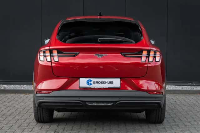 Ford Mustang Mach-E (2024) thumbnail 5