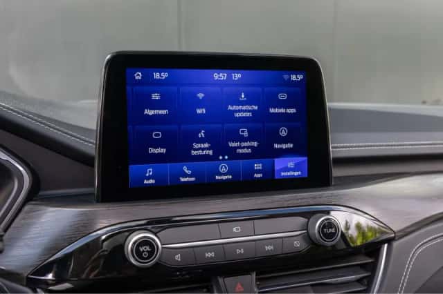 Ford Kuga (2021) thumbnail 25