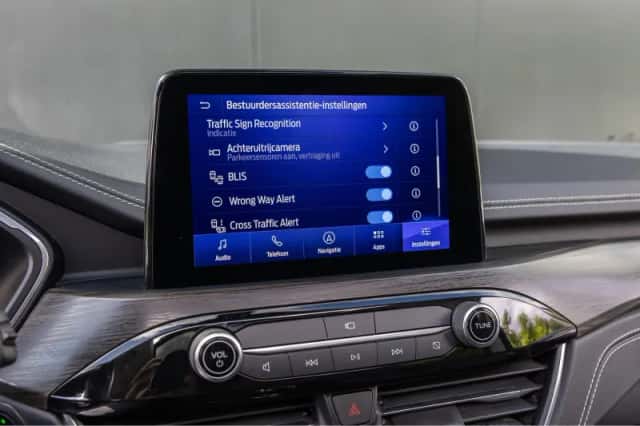 Ford Kuga (2021) thumbnail 27