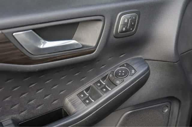 Ford Kuga (2021) thumbnail 36