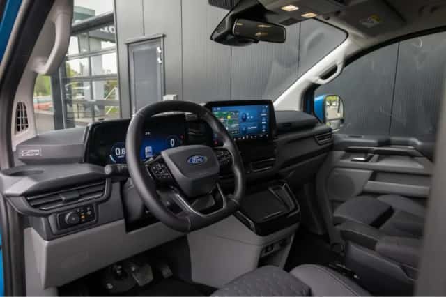 Ford Transit Custom (2025) thumbnail 4