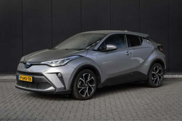 Toyota C-HR (2022) thumbnail 1