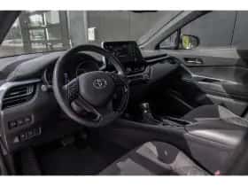Toyota C-HR (2022) thumbnail 18