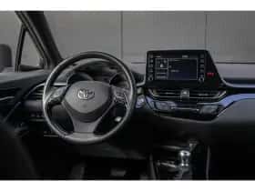 Toyota C-HR (2022) thumbnail 4