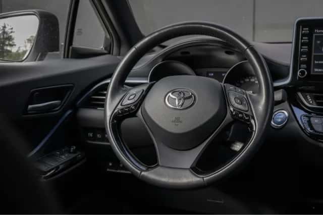 Toyota C-HR (2022) thumbnail 32