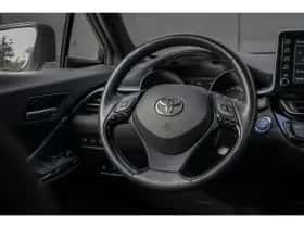 Toyota C-HR (2022) thumbnail 32