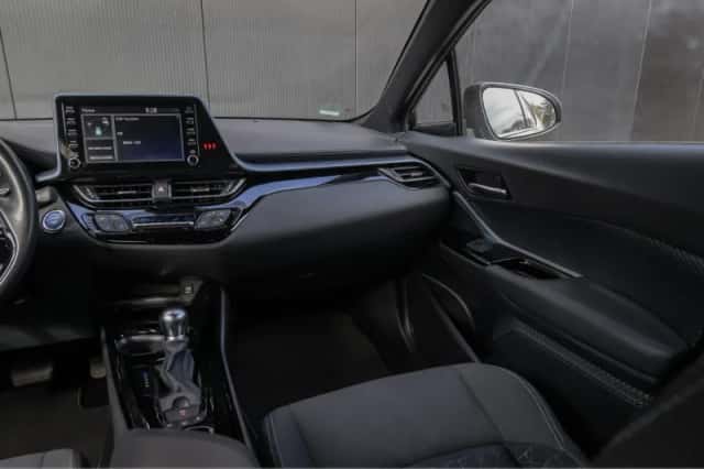 Toyota C-HR (2022) thumbnail 33