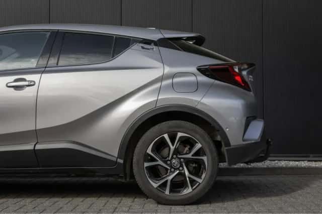 Toyota C-HR (2022) thumbnail 36