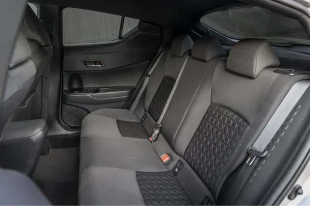 Toyota C-HR (2022) thumbnail 6