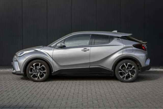 Toyota C-HR (2022) thumbnail 9