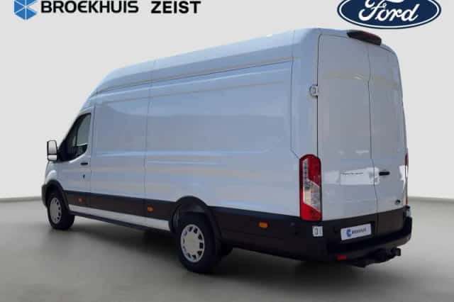Ford Transit (2024) thumbnail 3