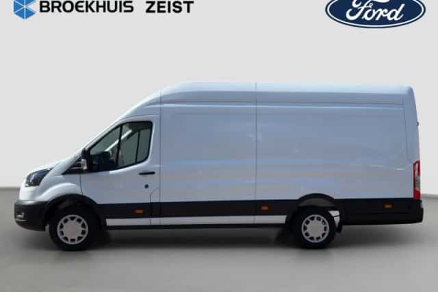 Ford Transit (2024) thumbnail 4