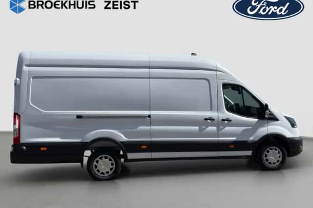 Ford Transit (2024) thumbnail 8