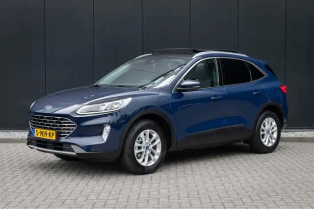 Ford Kuga (2023) thumbnail 1
