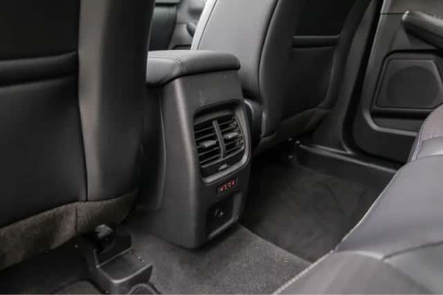 Ford Kuga (2023) thumbnail 11