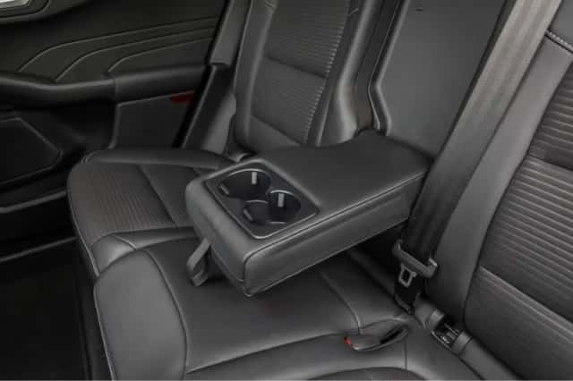Ford Kuga (2023) thumbnail 12