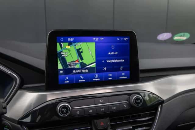 Ford Kuga (2023) thumbnail 17