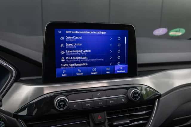 Ford Kuga (2023) thumbnail 25