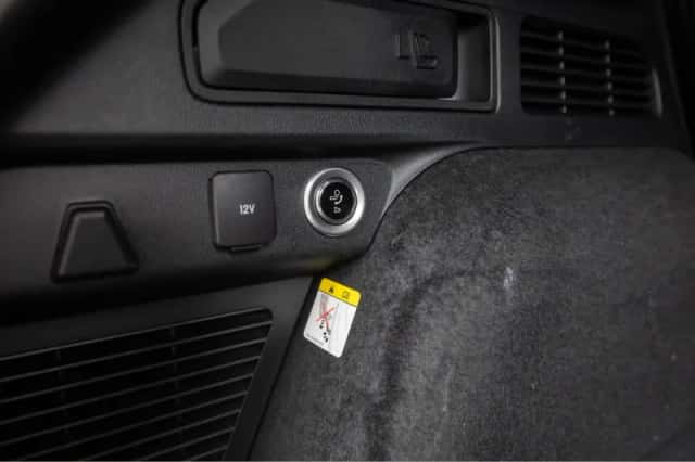 Ford Kuga (2023) thumbnail 4