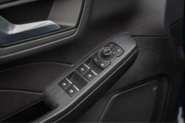 Ford Kuga (2023) thumbnail 35