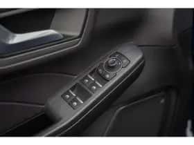 Ford Kuga (2023) thumbnail 35