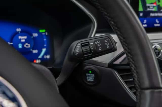 Ford Kuga (2023) thumbnail 38