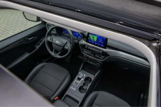 Ford Kuga (2023) thumbnail 8