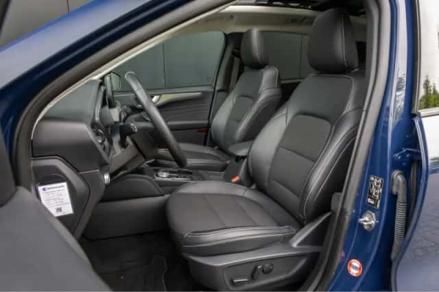 Ford Kuga (2023) thumbnail 9