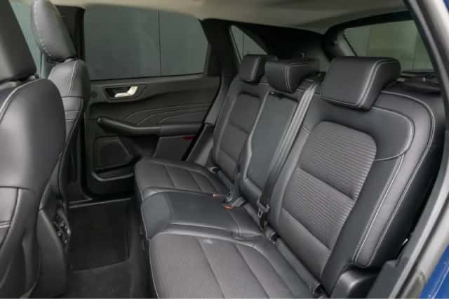 Ford Kuga (2023) thumbnail 10