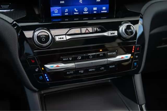 Ford Explorer (2024) thumbnail 18