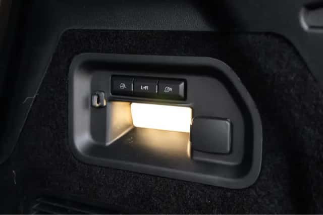 Ford Explorer (2024) thumbnail 30
