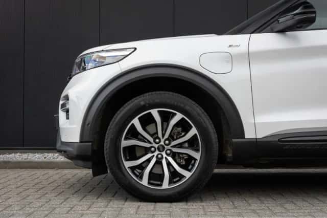 Ford Explorer (2024) thumbnail 5