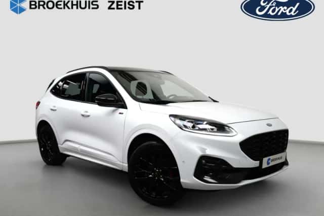 Ford Kuga (2023) thumbnail 2