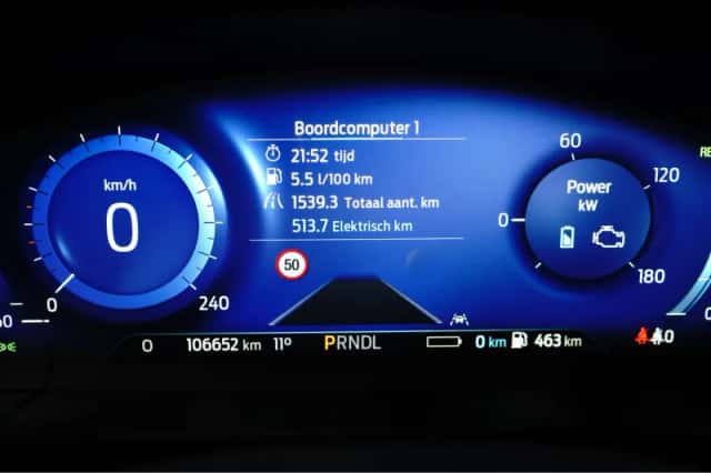 Ford Kuga (2023) thumbnail 12
