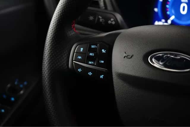 Ford Kuga (2023) thumbnail 13