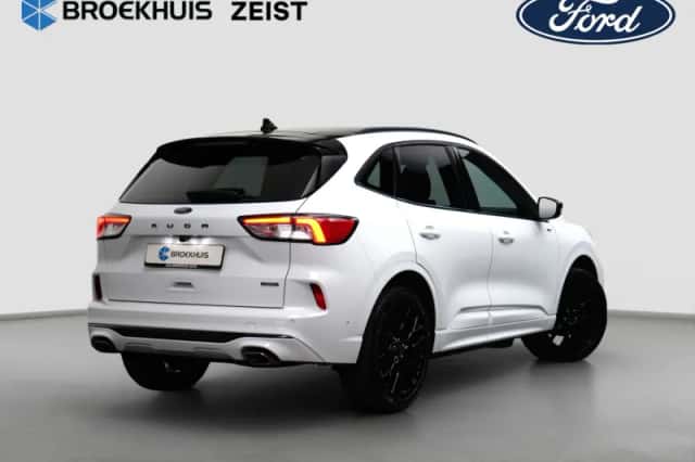 Ford Kuga (2023) thumbnail 4