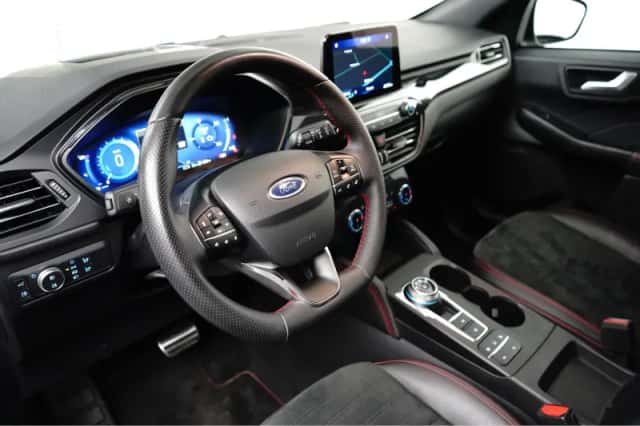 Ford Kuga (2023) thumbnail 9
