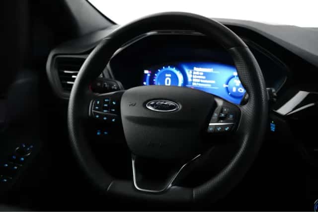 Ford Kuga (2023) thumbnail 10