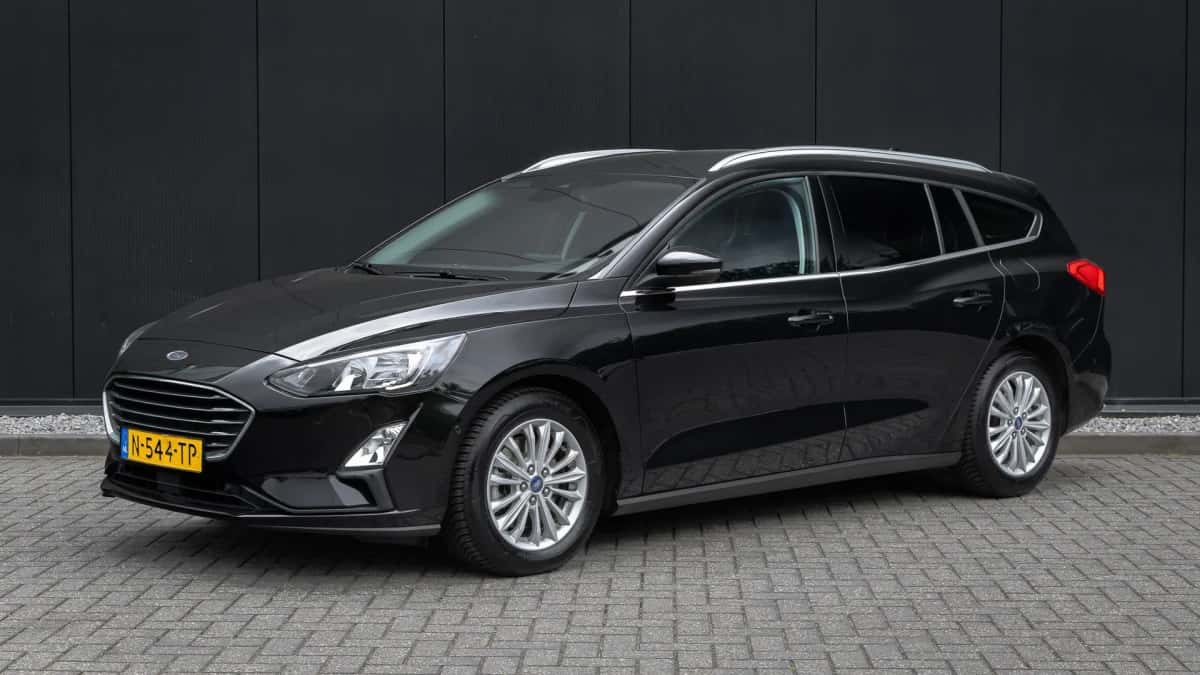Ford Focus (2022) — foto 1